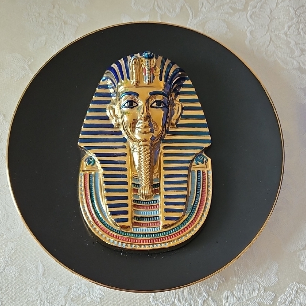 The Bradford Exchange Gold and Blue Pharaoh Collector's Plate